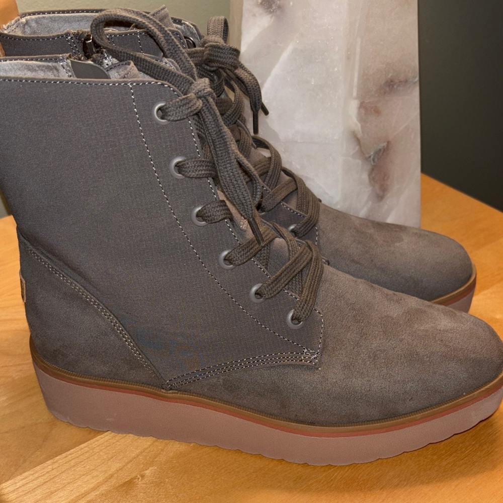 Dr. Scholl's Gray Lace Up Boots Size 6.5